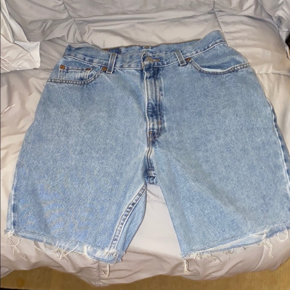 Levi’s 90s Mom Shorts